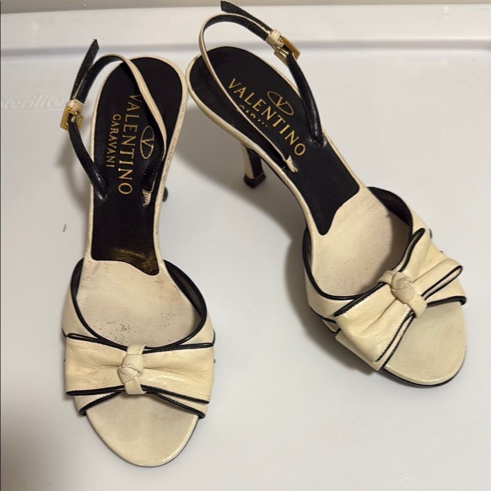 Valentino Garavani Open Toe Off White Leather Sling Back Pump with Bow.